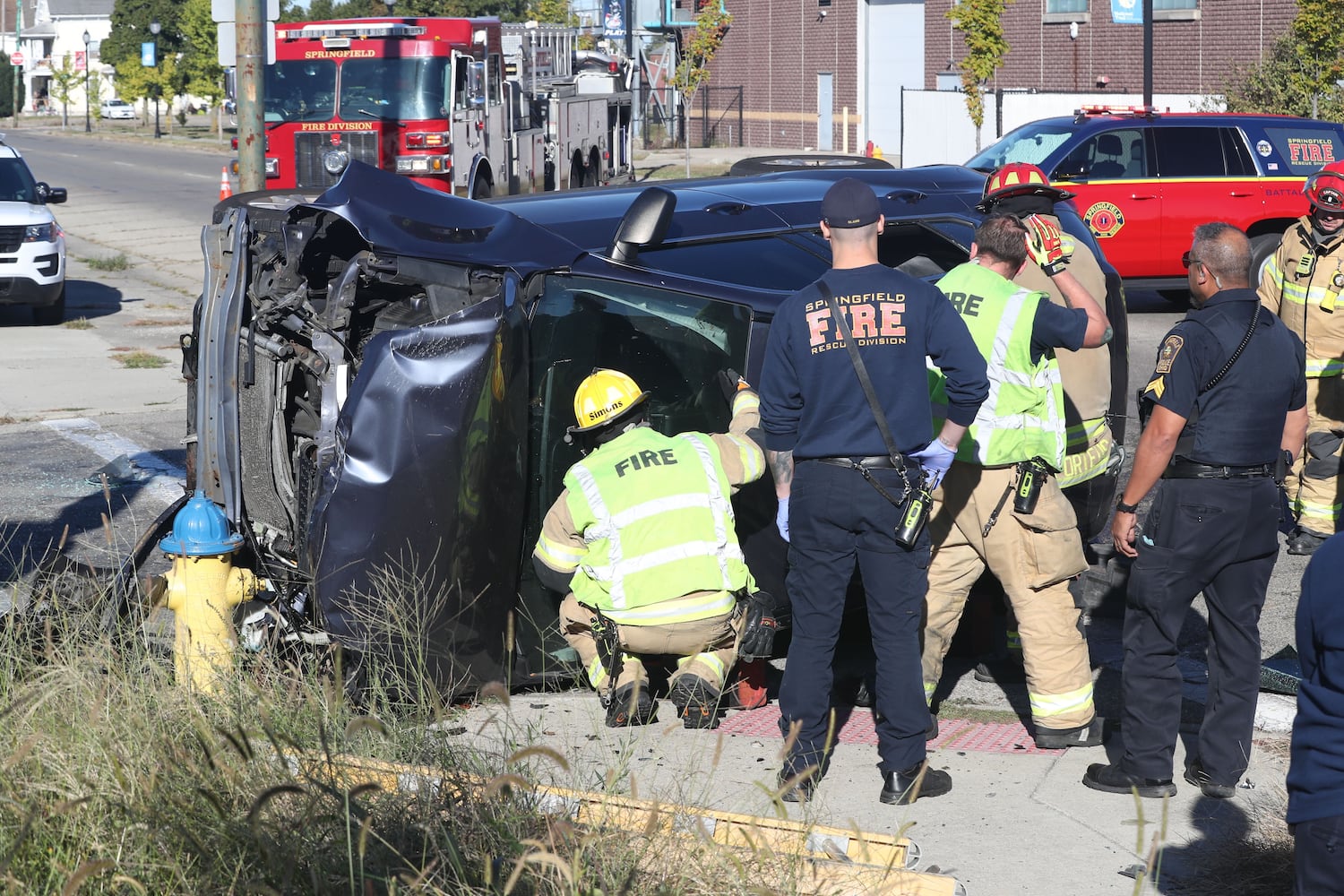 Rollover crash injures one person in Springfield