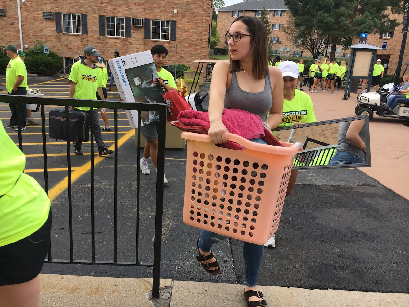 PHOTOS: 900 WSU freshmen move to campus for first time