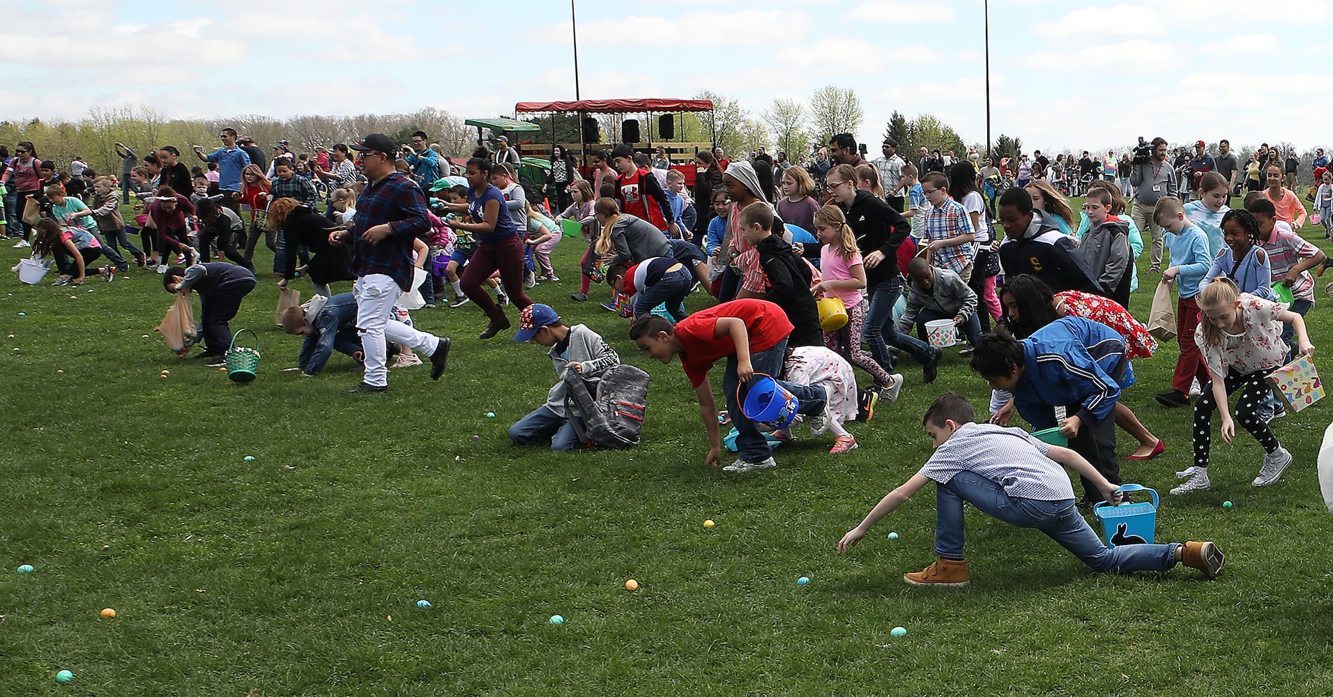 PHOTOS - Young's 37th Annual Easter Egg Hunt