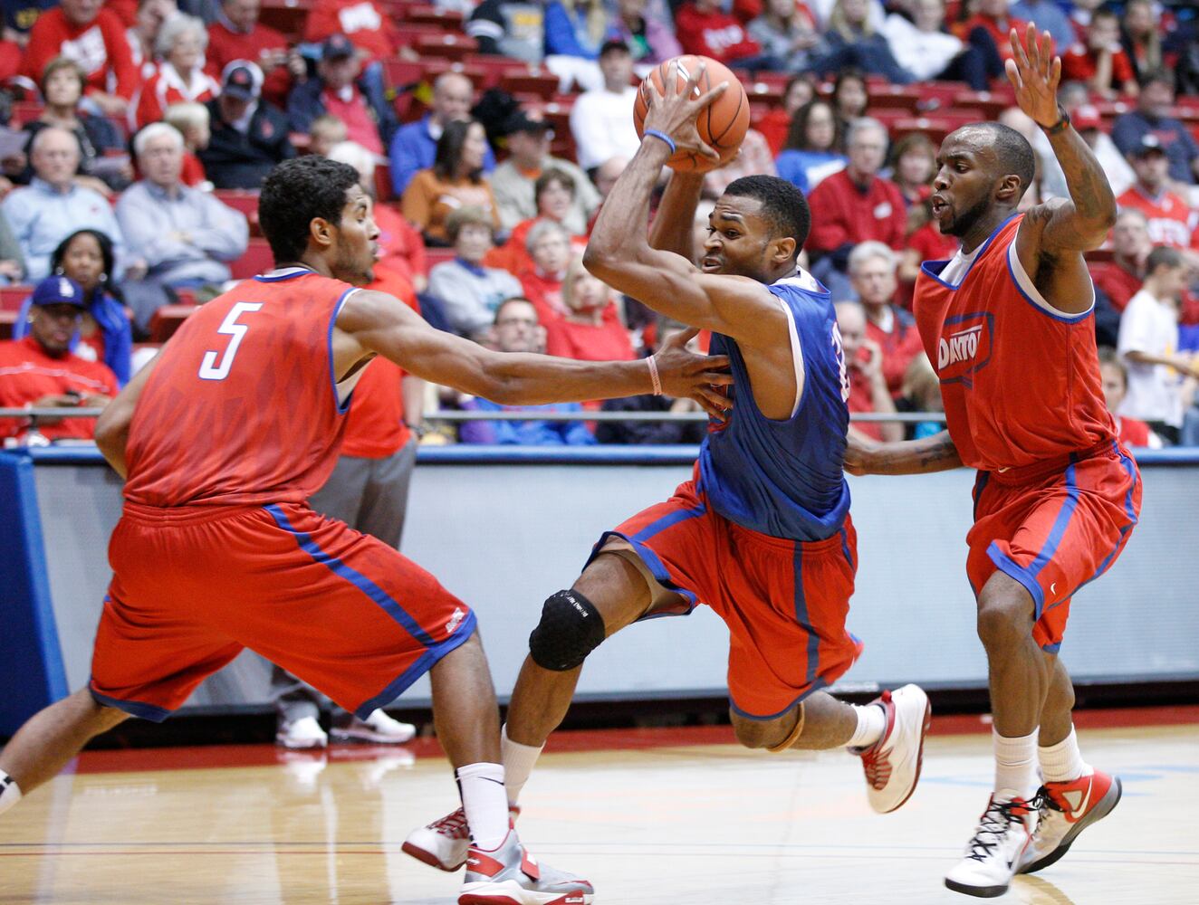 UD Red & Blue Basketball Scrimmage