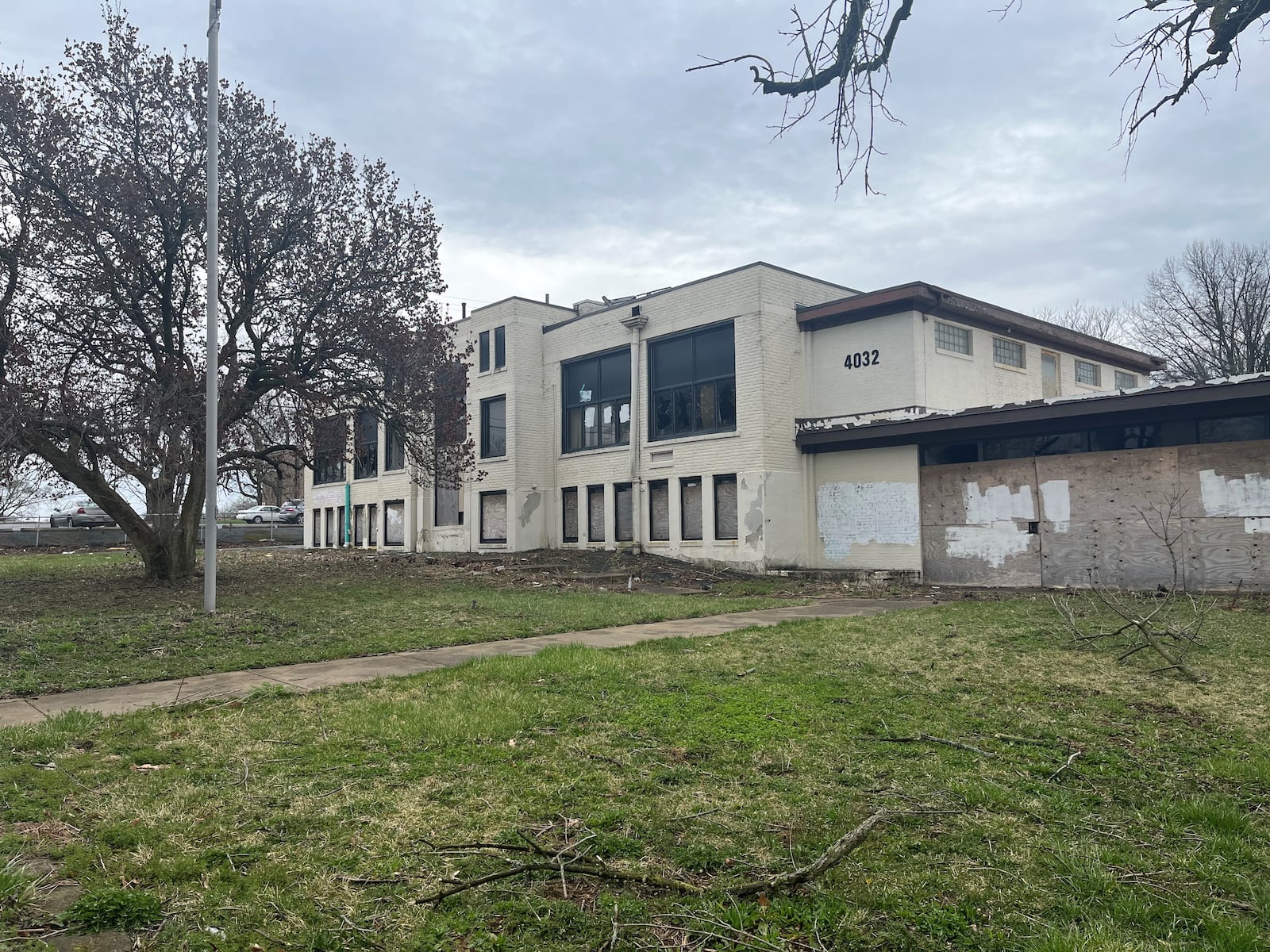 A vacant office property in Riverside that the Montgomery County Land Bank wants to demolish. CORNELIUS FROLIK / STAFF