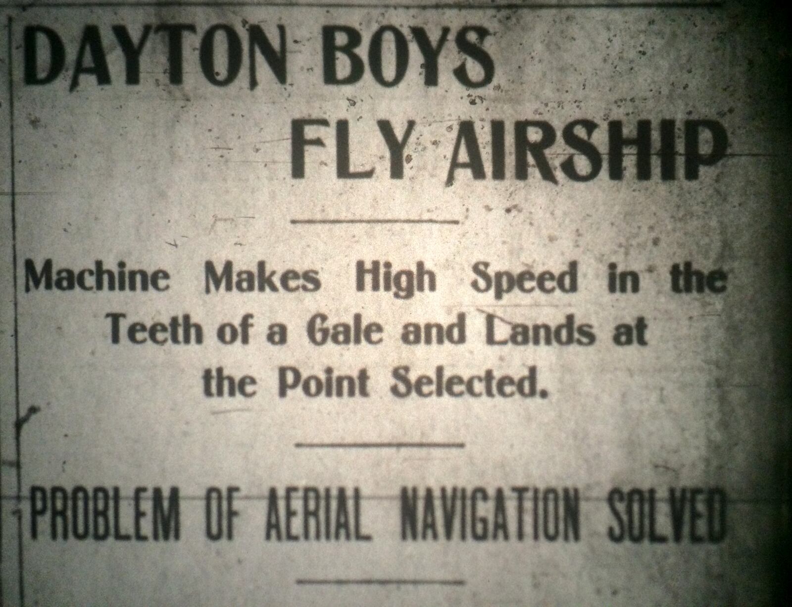 A headline from the front page of the Dec. 18, 1903 late edition of the Dayton Evening Herald.