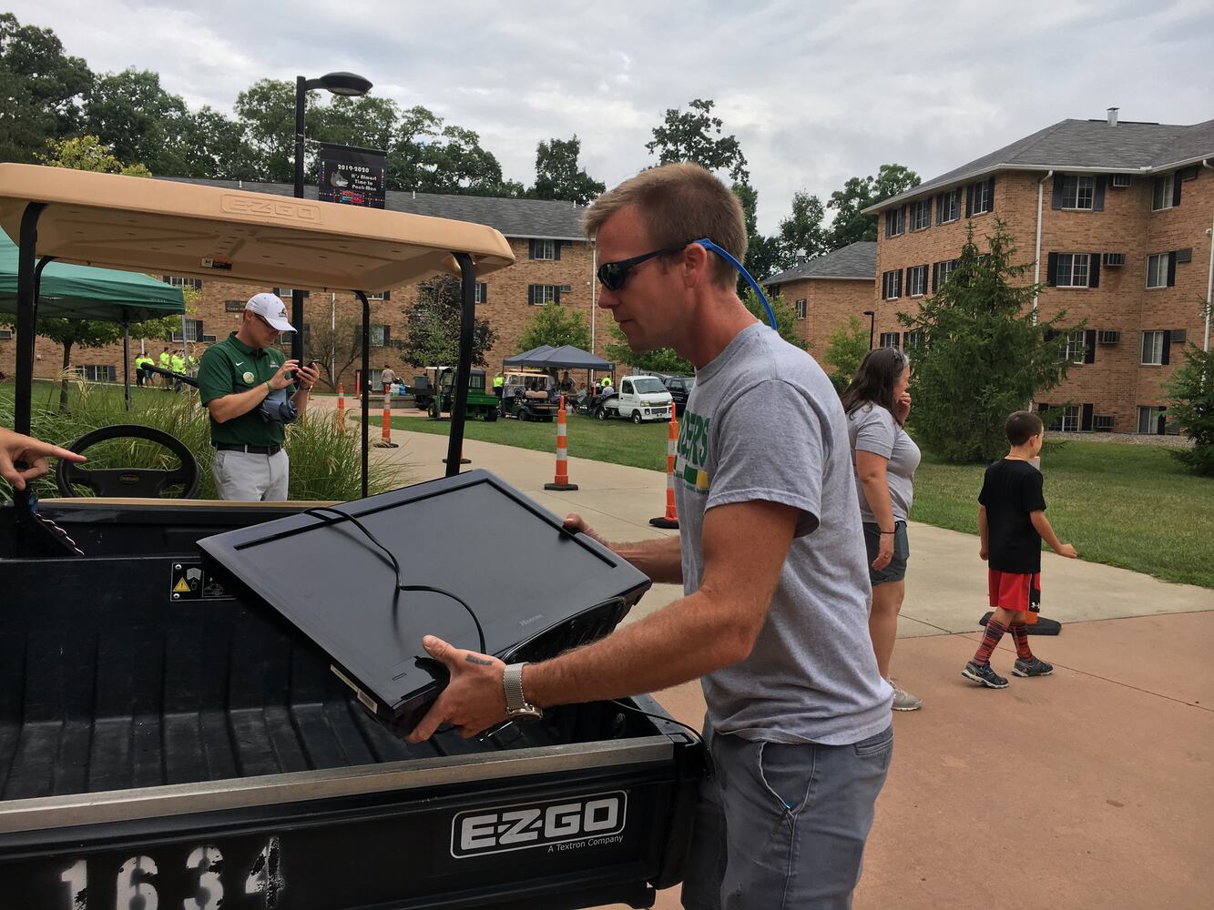 PHOTOS: 900 WSU freshmen move to campus for first time