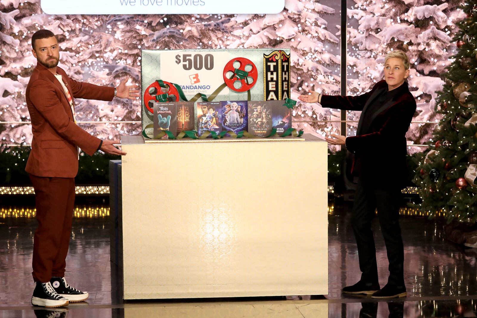 ELLEN'S GREATEST NIGHT OF GIVEAWAYS -- Pictured: (l-r) Justin Timberlake, Ellen DeGeneres -- (Photo by: Mike Rozman/NBC)