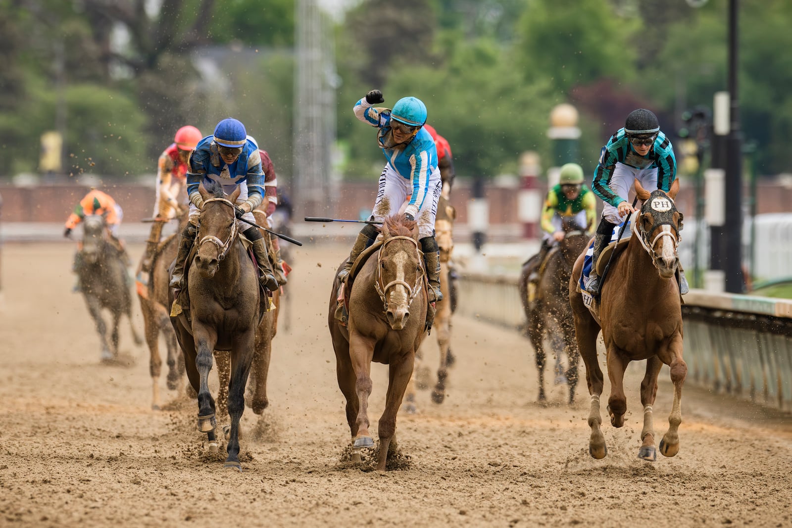 Mage, center, wins the 149th running of the Kentucky Derby at 15-1 odds, in Louisville, Ky., on May 6, 2023. (Xavier Burrell/The New York Times)
                      