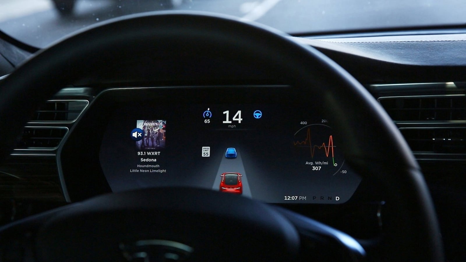 The dashboard of the software-updated Tesla Model S P90D shows the icons enabling Tesla’s autopilot, featuring limited hands-free steering.  (Chris Walker/Chicago Tribune/TNS)