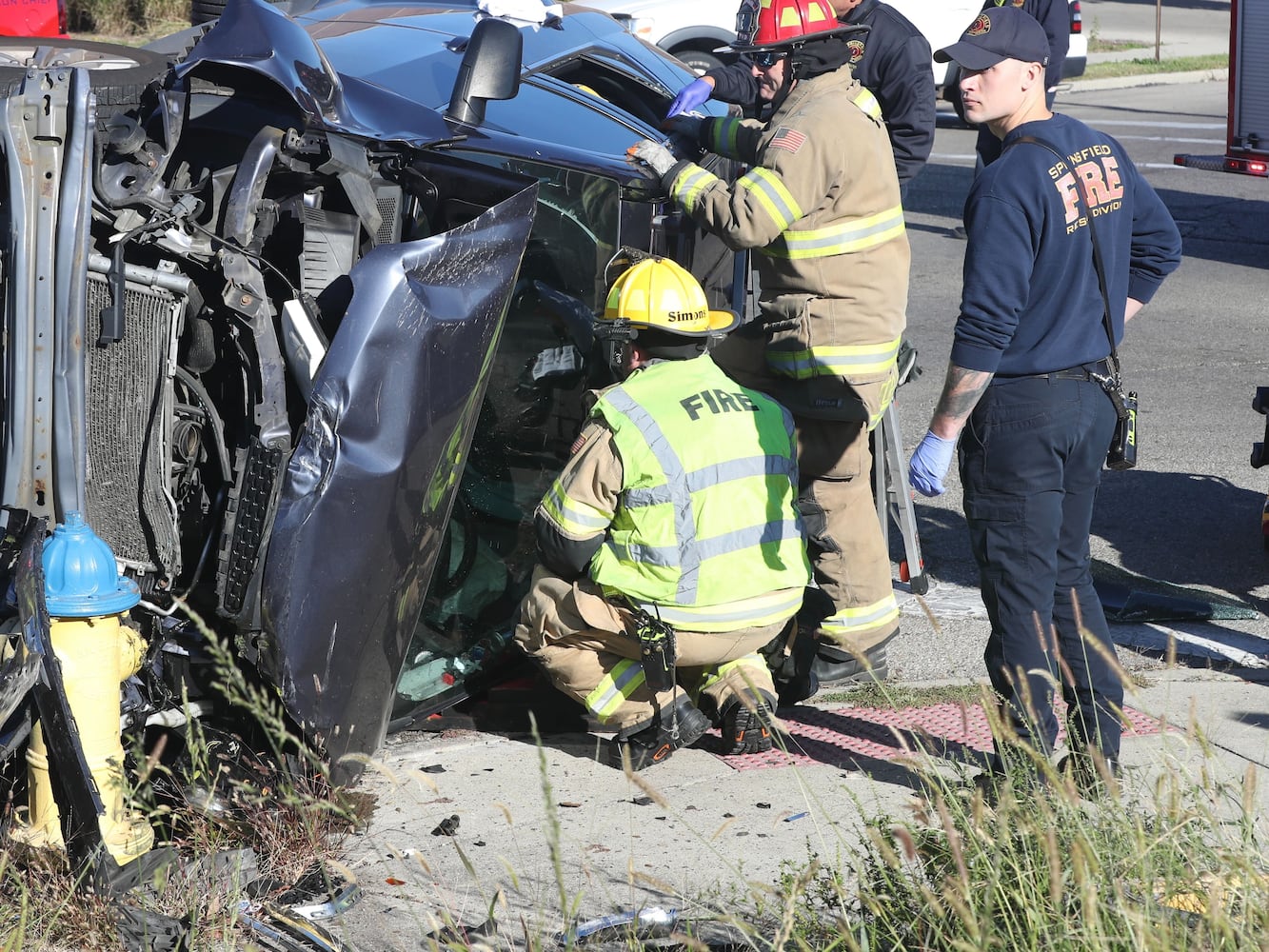 Rollover crash injures one person in Springfield