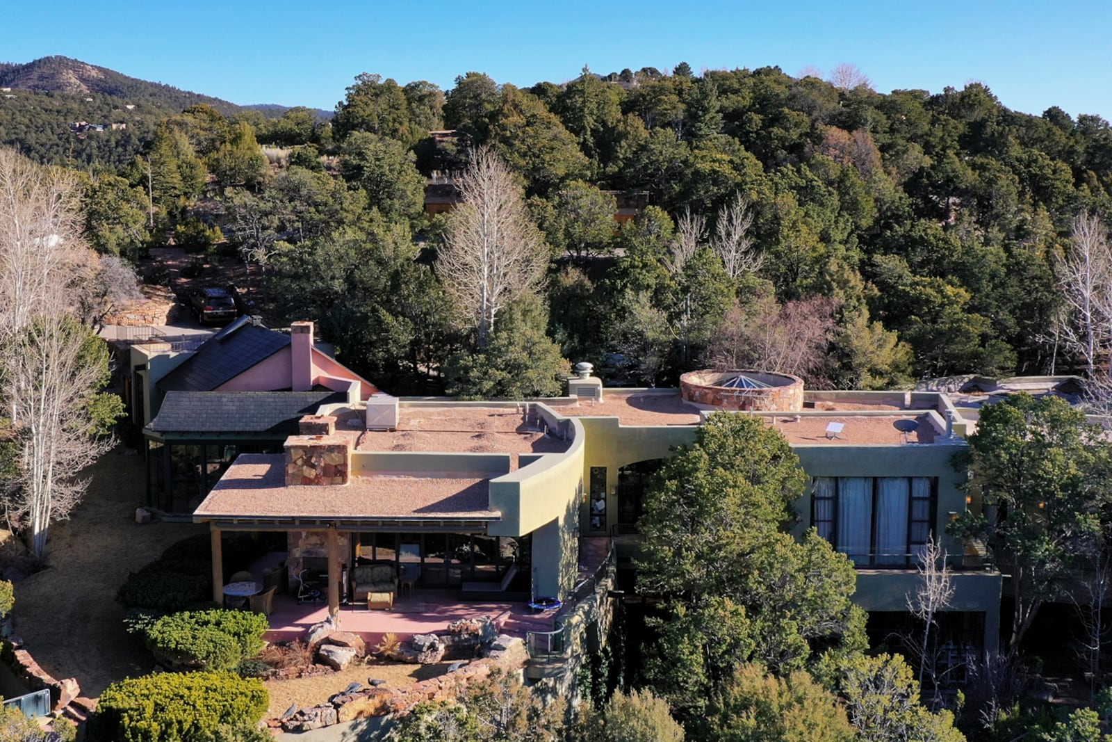 The house owned by actor Gene Hackman and his wife Betsy Arakawa stands Thursday, Feb. 27, 2025, in Santa Fe, N.M. (AP Photo/Roberto E. Rosales)