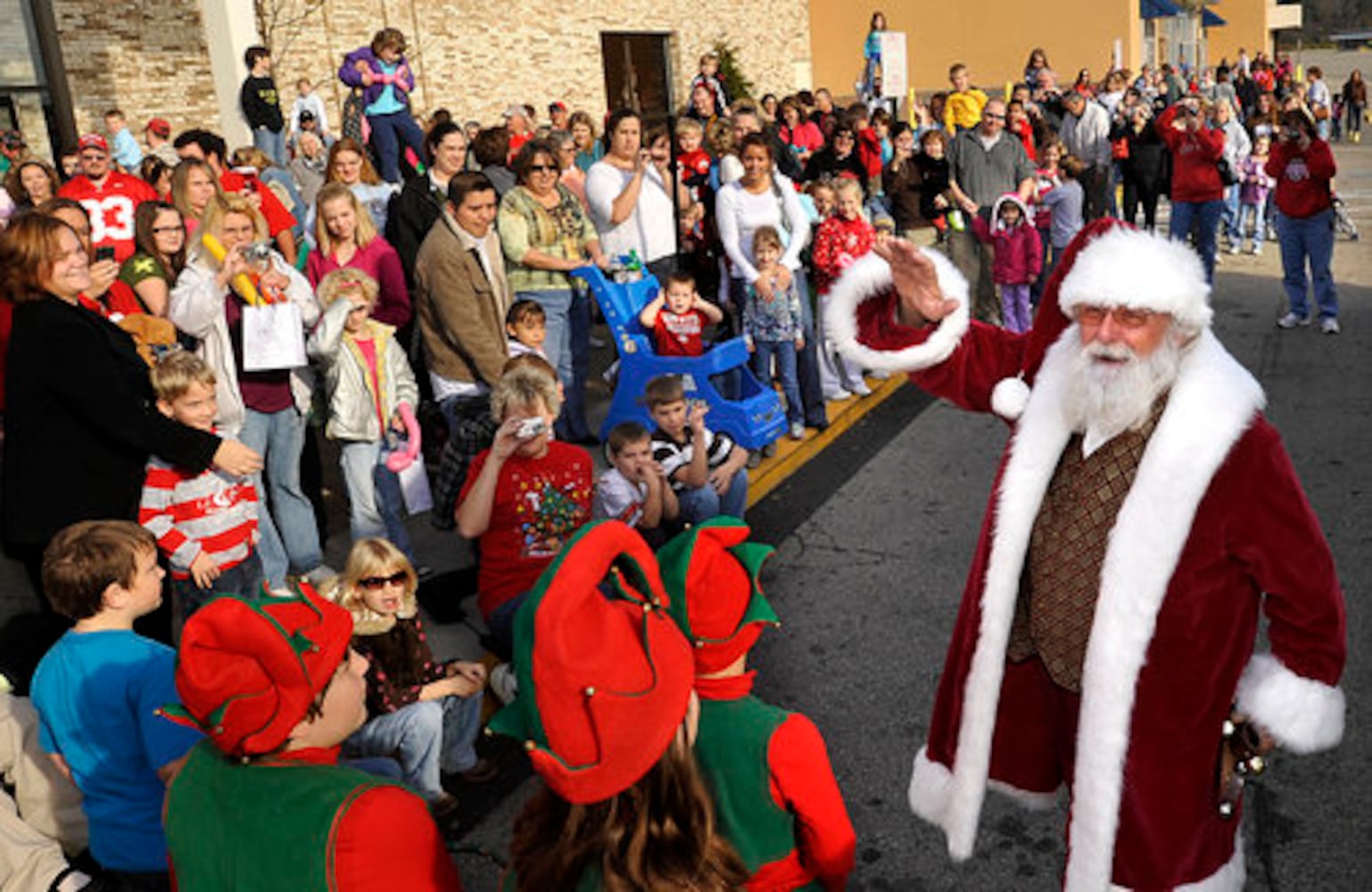 Santa arrives at Upper Valley Mall