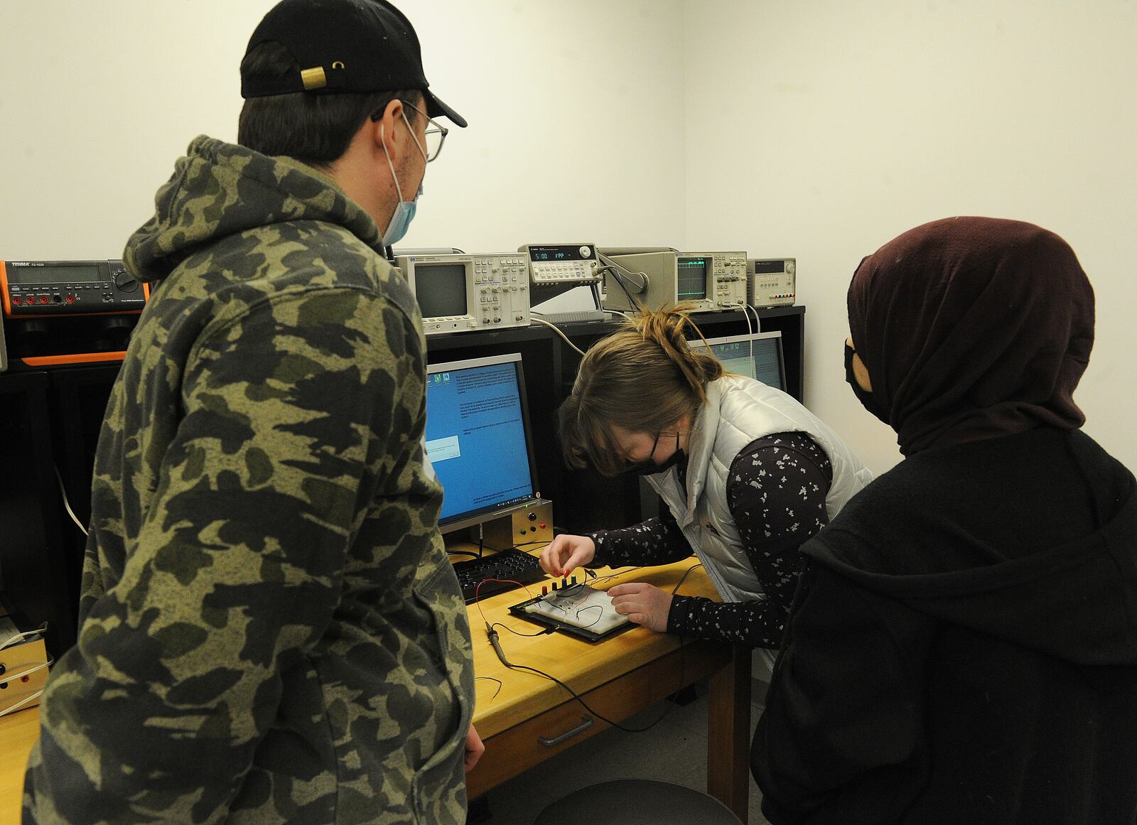 Wright State University students working in the Computer Engineering lab Friday Jan. 28, 2022. MARSHALL GORBY\STAFF