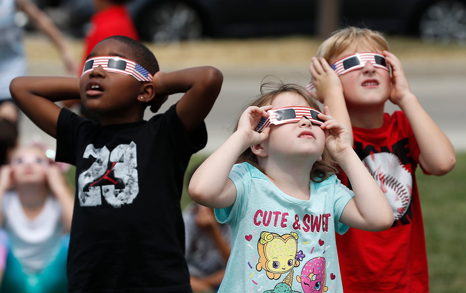 Springfield Students Watch Solar Eclipse