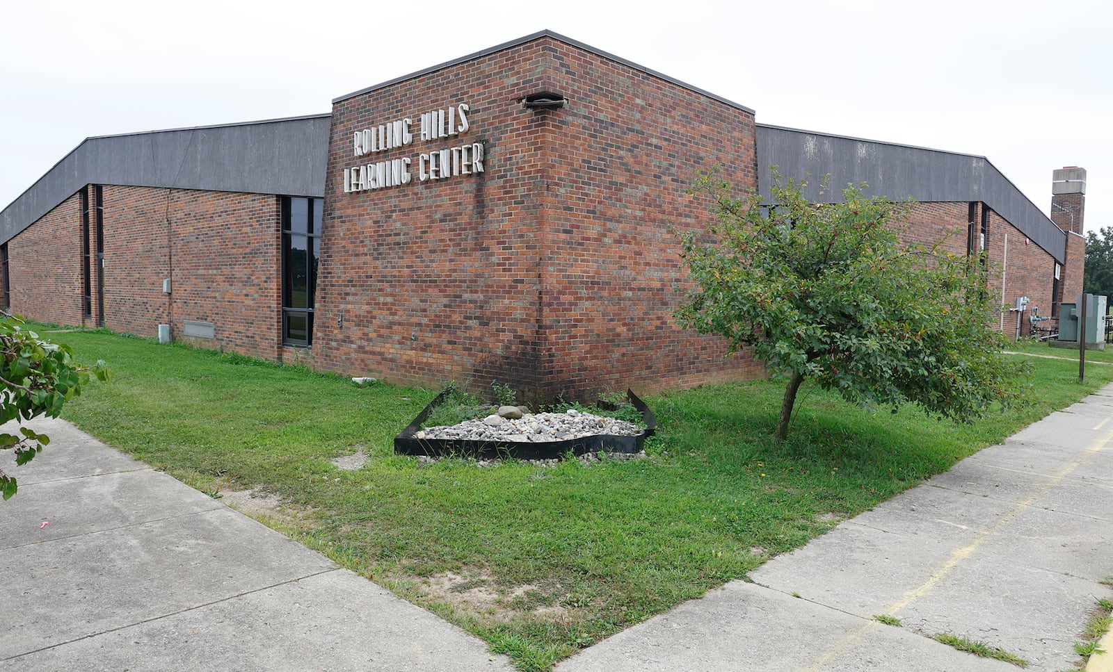 The vacant Rolling Hills School building is now up for auction. BILL LACKEY/STAFF