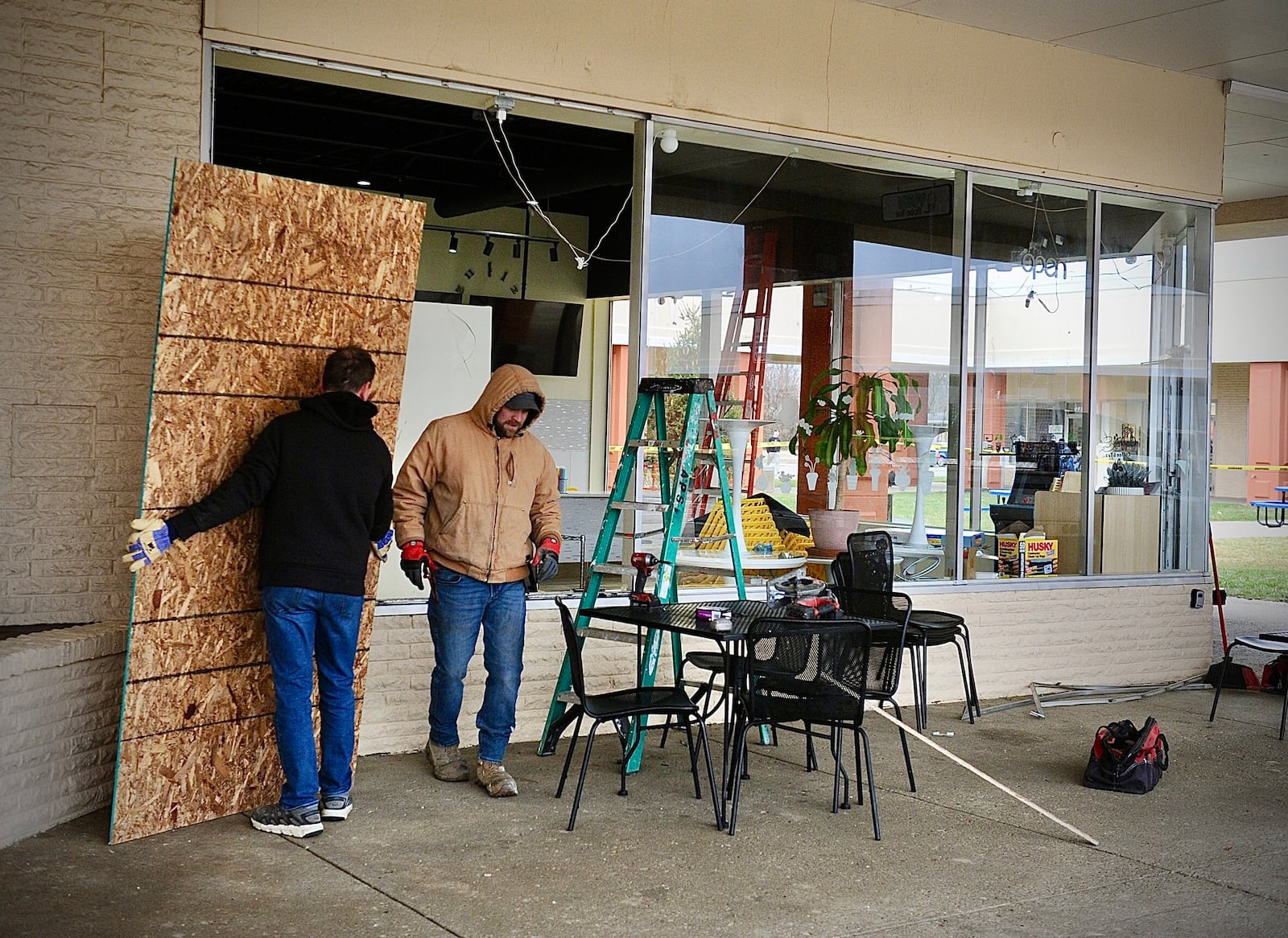 Big lots and Yumi Boba Tea at the Airway Shopping Center had windows blown out after strong winds came through the area early Wednesday morning, February 28, 2024. MARSHALL GORBY\STAFF