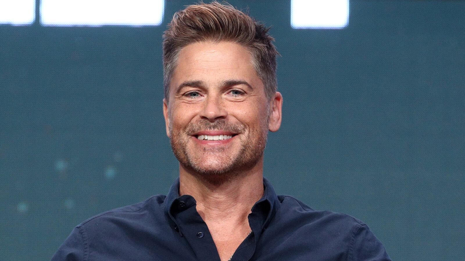 Actor Rob Lowe treated some California firefighters to dinner at his home as they continue to battle wildfires across the state.