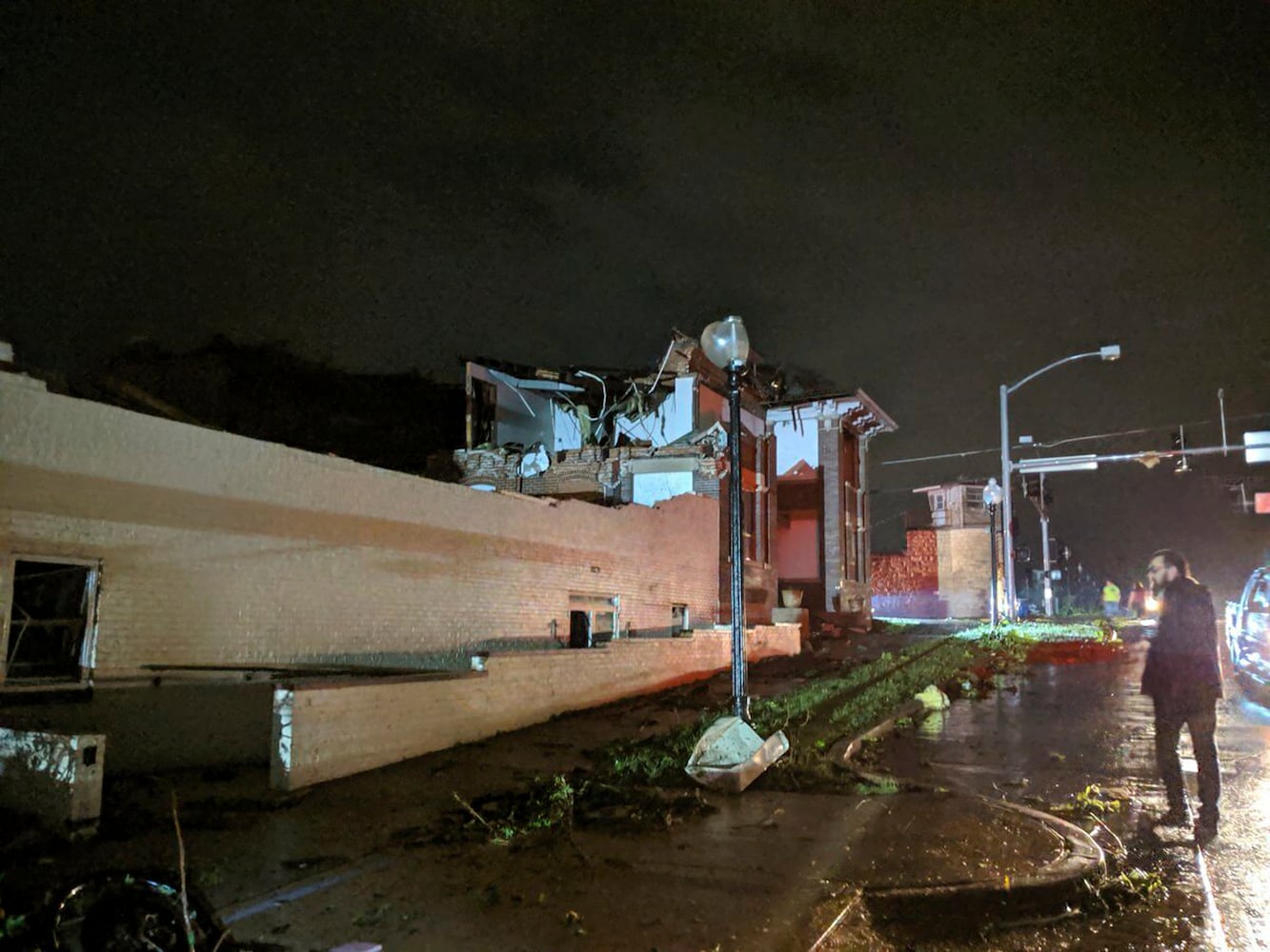 Photos: Deadly tornadoes sweep through Missouri