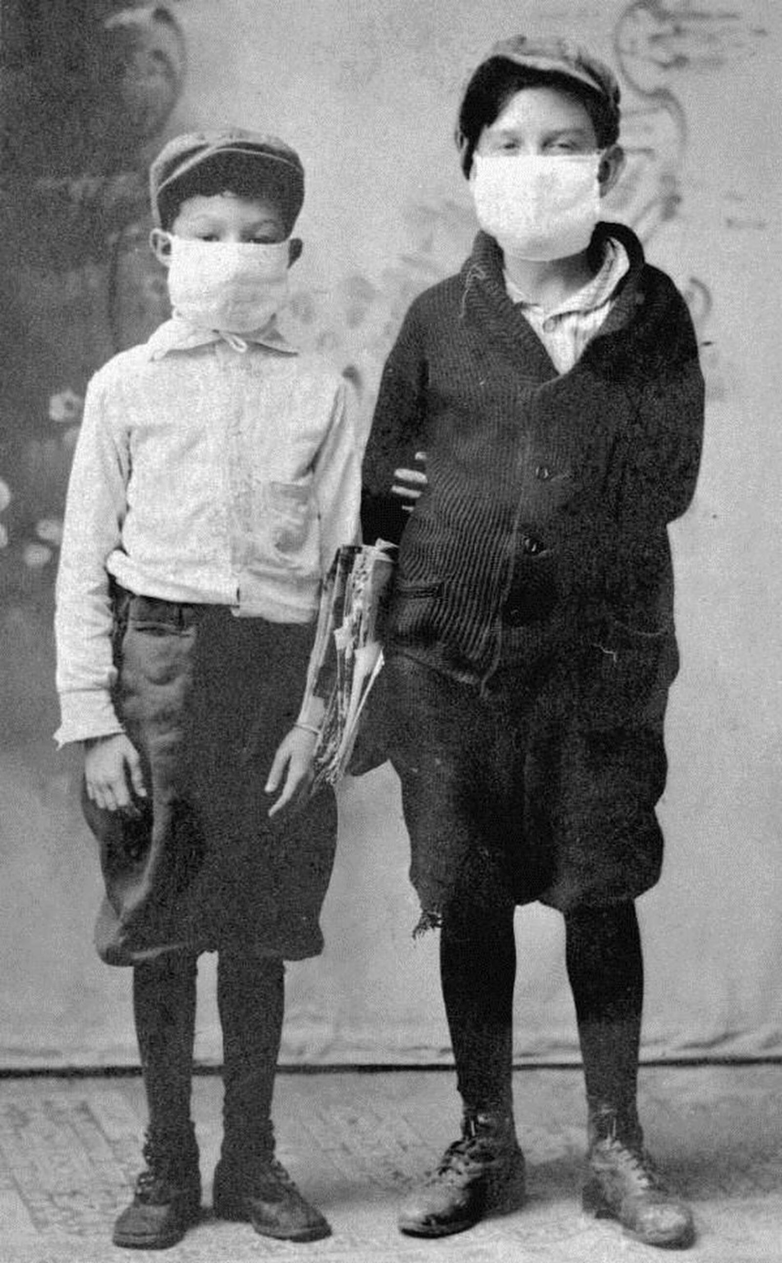 Children ready for school in Starke during the Spanish flu pandemic of 1918. State Archives of Florida