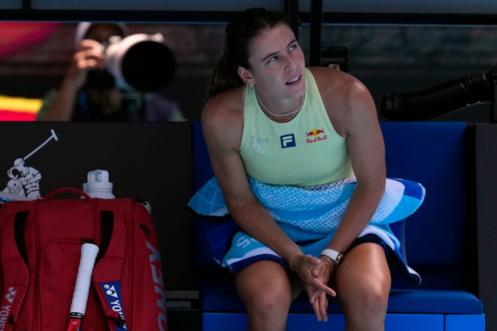 Emma Navarro of the U.S. reacts during her quarterfinal against Iga Swiatek of Poland at the Australian Open tennis championship in Melbourne, Australia, Wednesday, Jan. 22, 2025. (AP Photo/Manish Swarup)