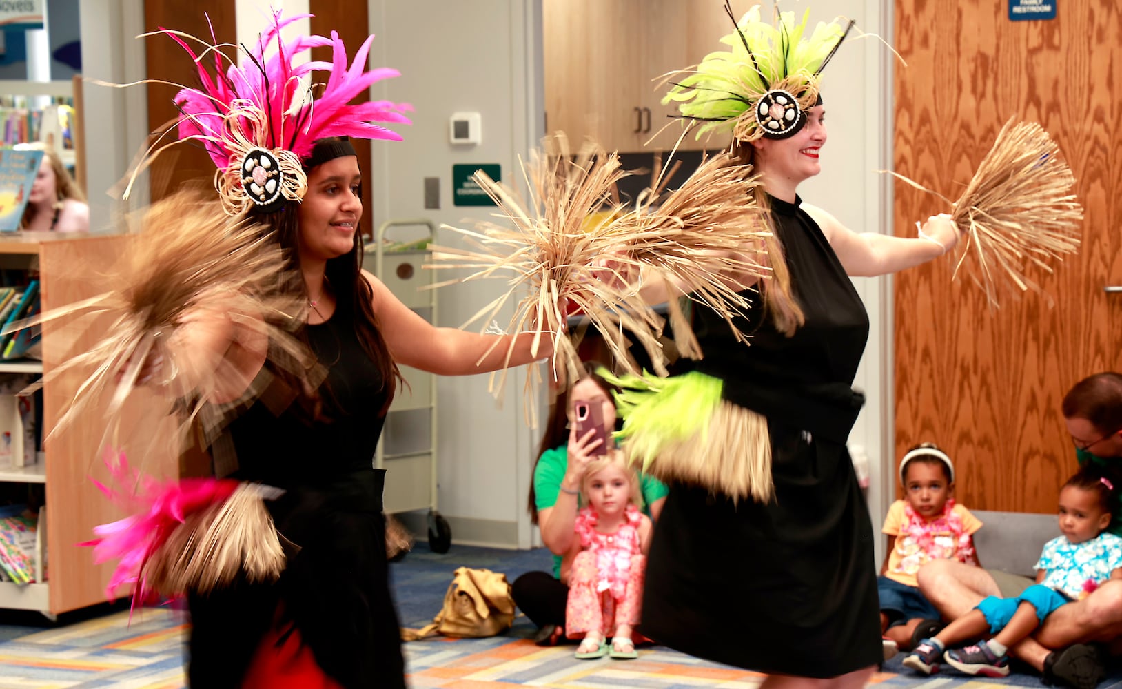 Polynesian Dancers SNS