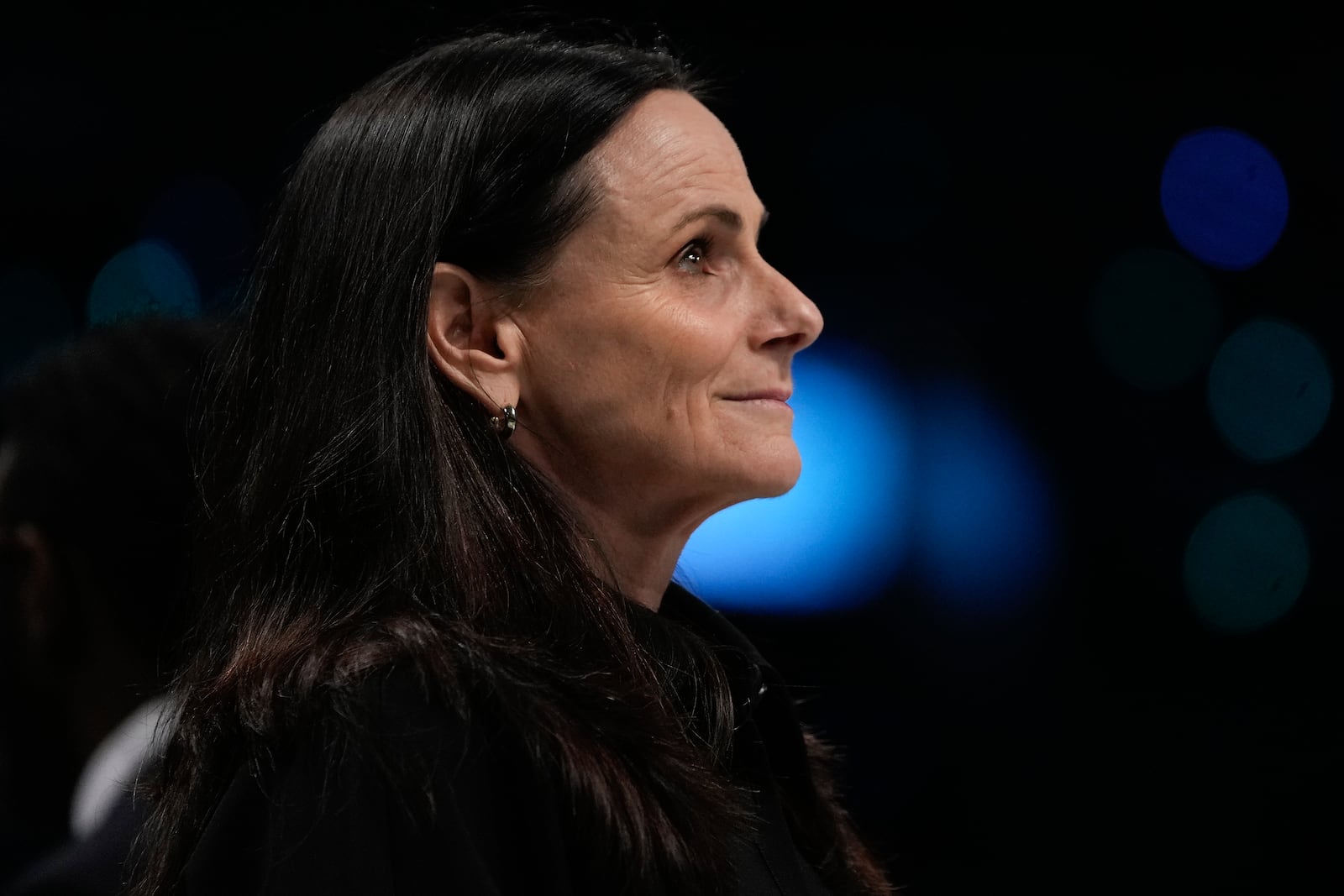 New York Liberty head coach Sandy Brondello watches play against the Minnesota Lynx during Game 5 of the WNBA basketball final series, Sunday, Oct. 20, 2024, in New York. (AP Photo/Pamela Smith)