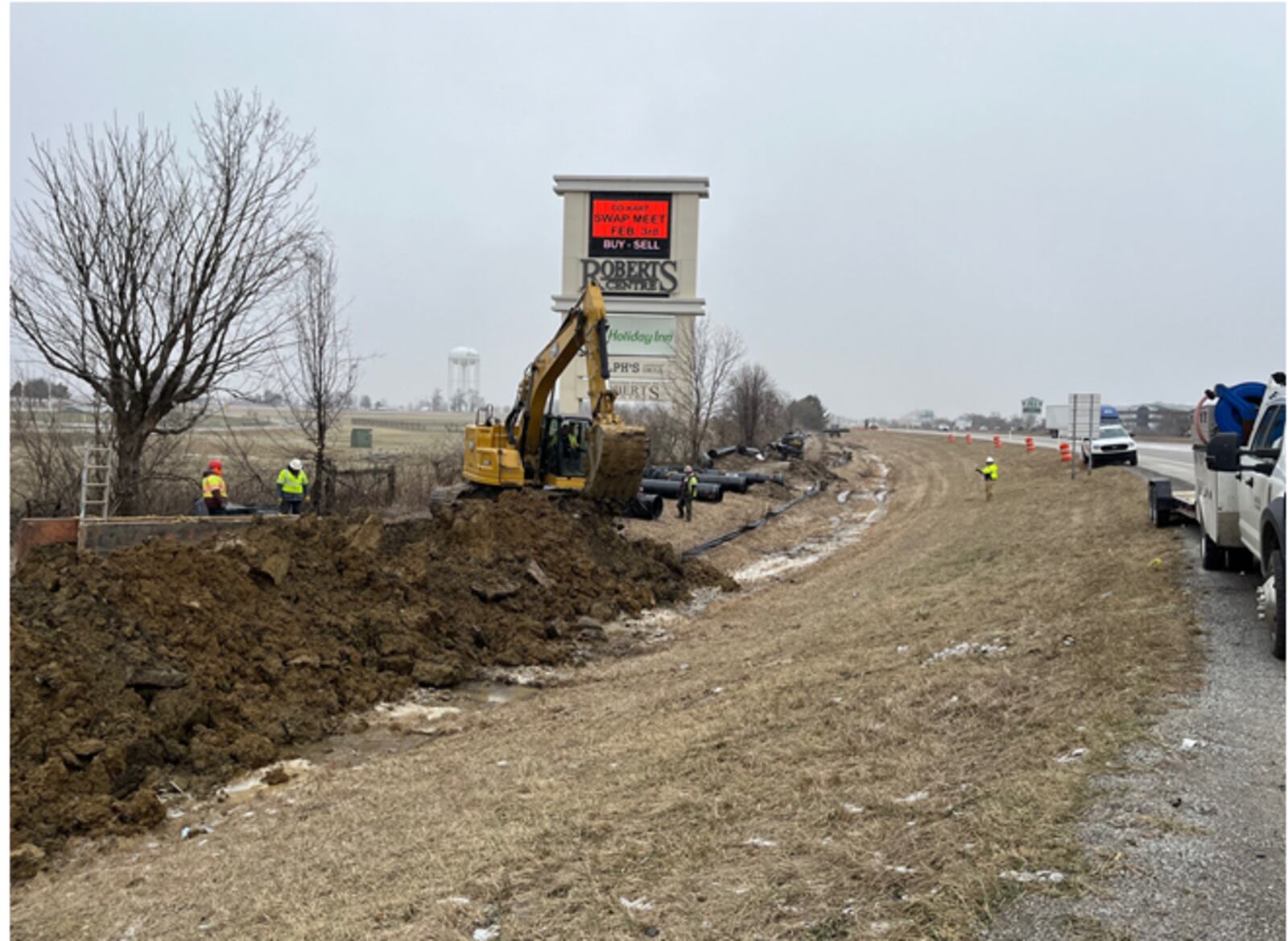 Work continues on the pipeline that will provide water for the new Honda/LG Energy Solutions plant in Fayette County. Last week, construction crews were moving past exit 50 on Interstate 71 as they lay pipe for the 20-mile waterline that will tie into the Wilmington city water line that draws water from Caesar Creek Lake in Warren County. ED RICHTER/STAFF