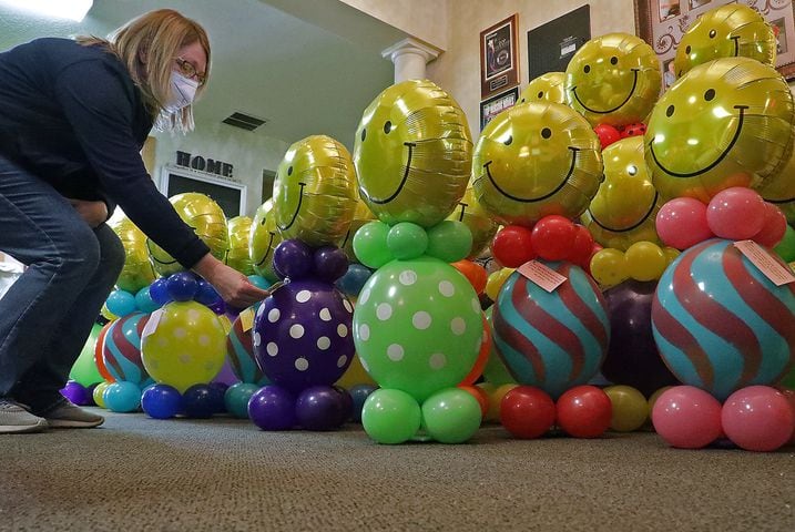 012321 Balloon Buddies SNS